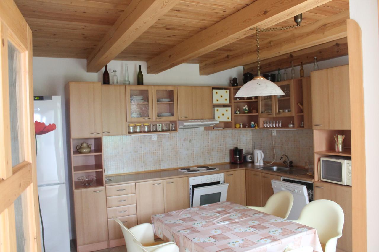 Holiday House Krkavec Veseli nad Luznici Luaran gambar